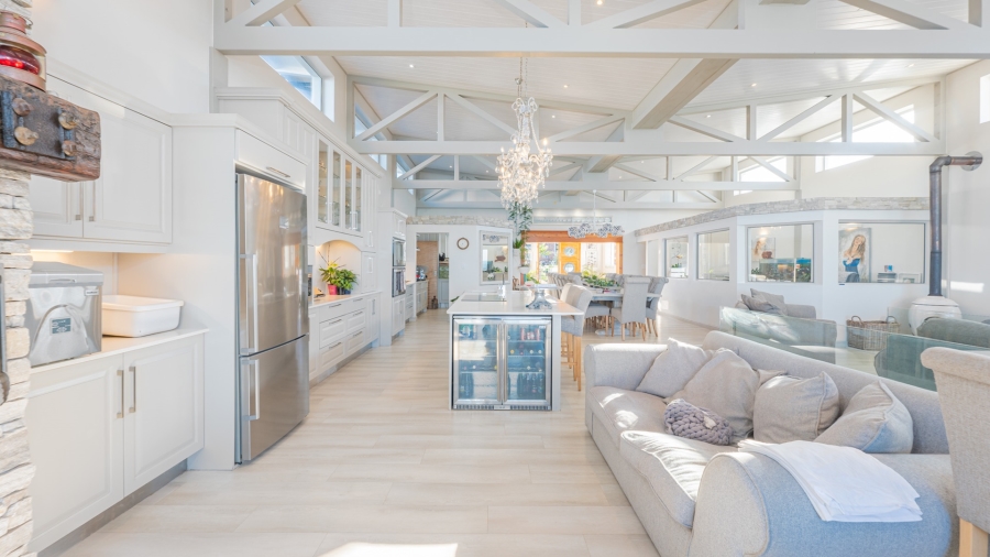 6 Bedroom Property for Sale in Struisbaai Western Cape